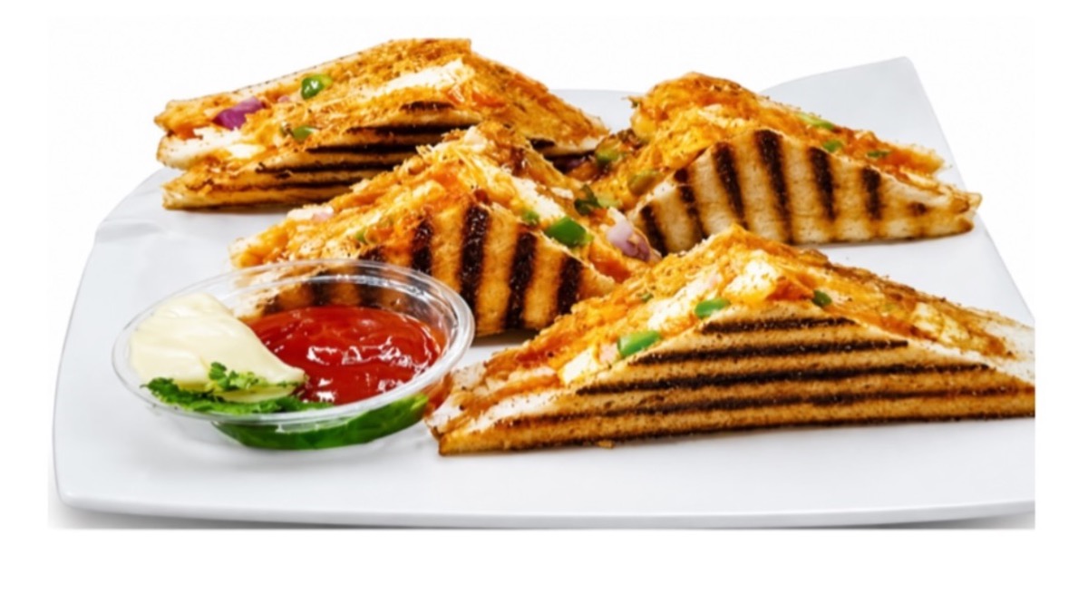 CHICKEN CHEESE SANDWICH